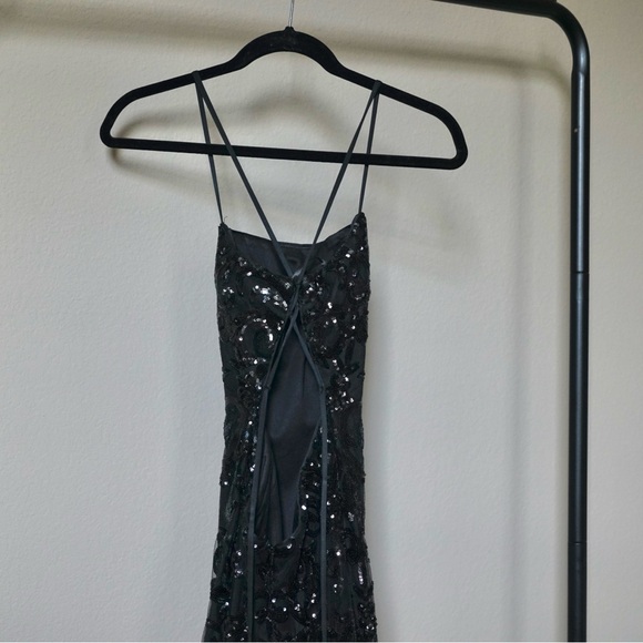 La Femme Black Sequin Prom Dress - Picture 3 of 5